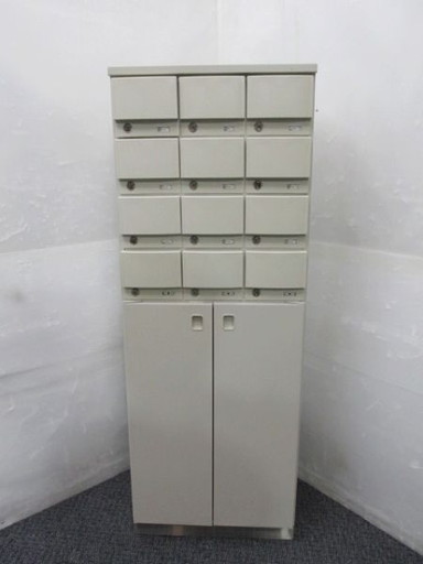 コクヨ 12人用貴重品ロッカー 中古品 入荷しました！