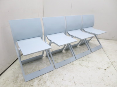 イタリア製のオシャレな折畳イスが入荷しました！