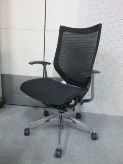 オカムラ 肘付バロンチェア 中古品 入荷しました！