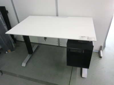 コクヨ シークエンスシリーズ 電動昇降デスク アウトレット品 入荷しました。